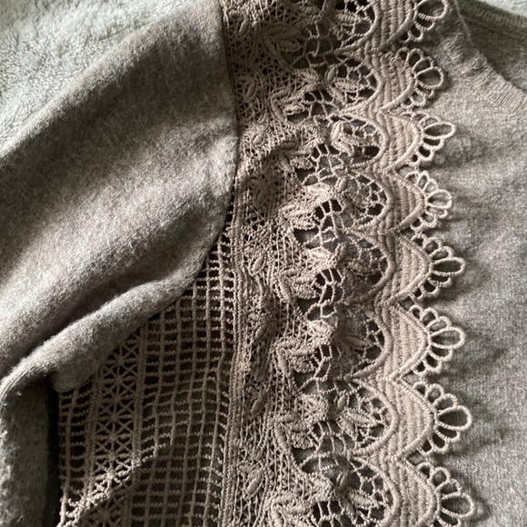 Beautiful European brand blouse with lace size XS - Picture 2 of 3